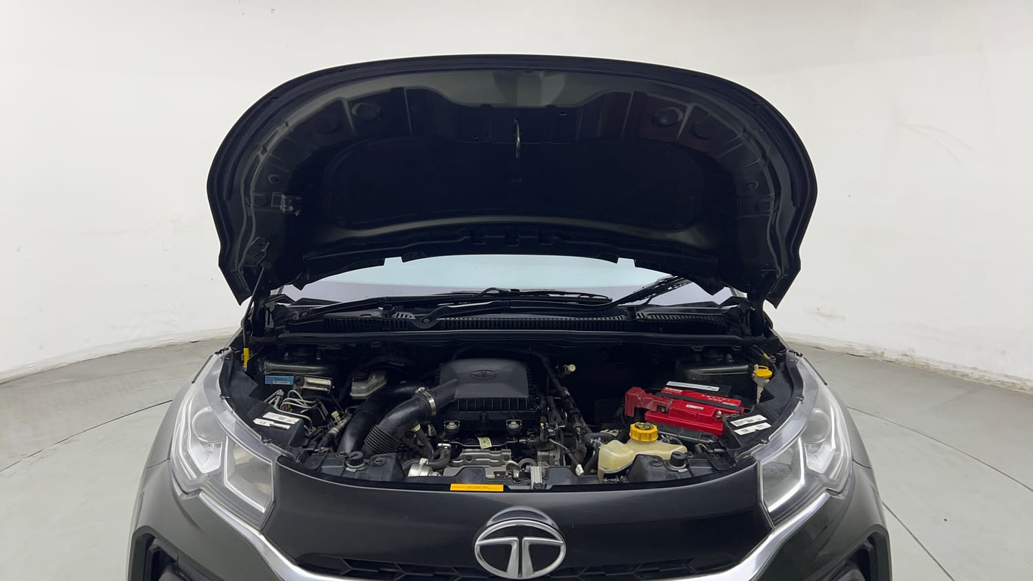 Used 2023 Tata Nexon XM Plus (S) Petrol Manual engine ENGINE & BONNET OPEN FRONT VIEW