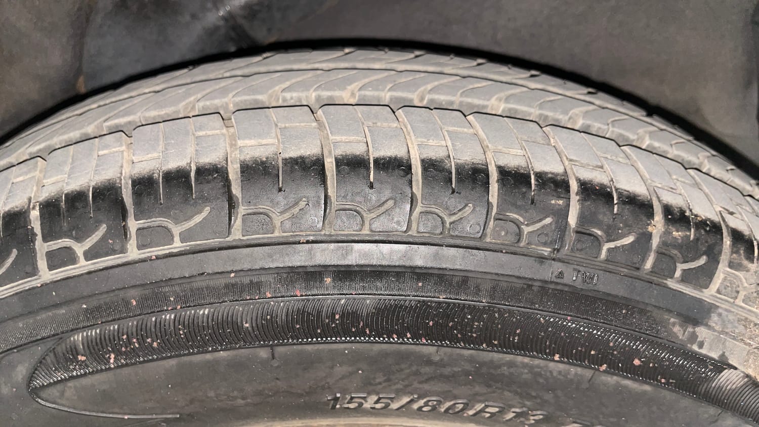 Used 2016 Hyundai i10 Sportz 1.1 iRDE2 Petrol Manual tyres LEFT REAR TYRE TREAD VIEW