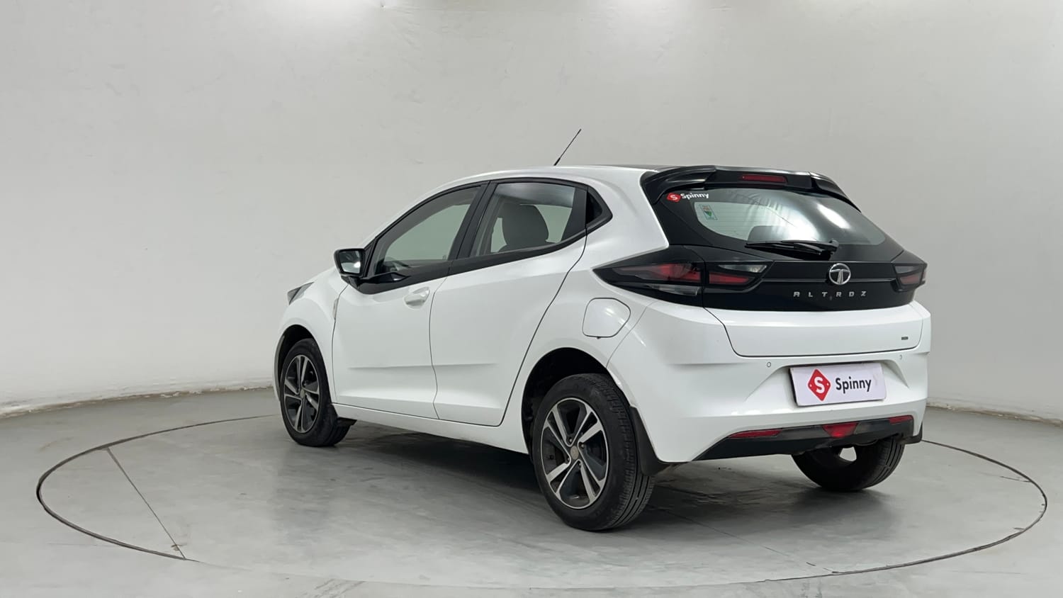 Used 2024 Tata Altroz XZA Plus Petrol Petrol Automatic exterior LEFT REAR CORNER VIEW