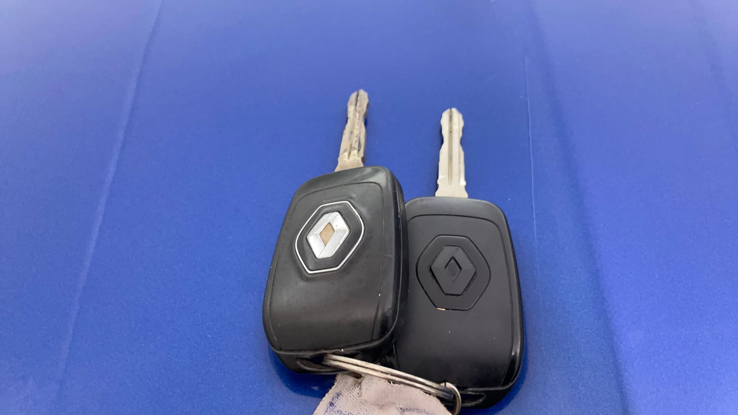 Used 2020 Renault Triber RXT Petrol Manual extra CAR KEY VIEW