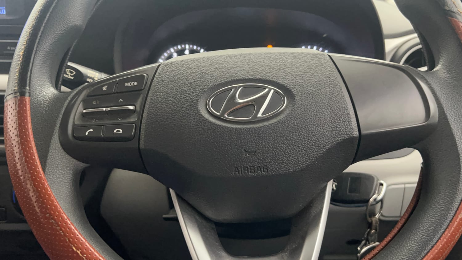 Used 2022 Hyundai Grand i10 Nios Magna AMT 1.2 Kappa VTVT Petrol Automatic top_features Steering mounted controls