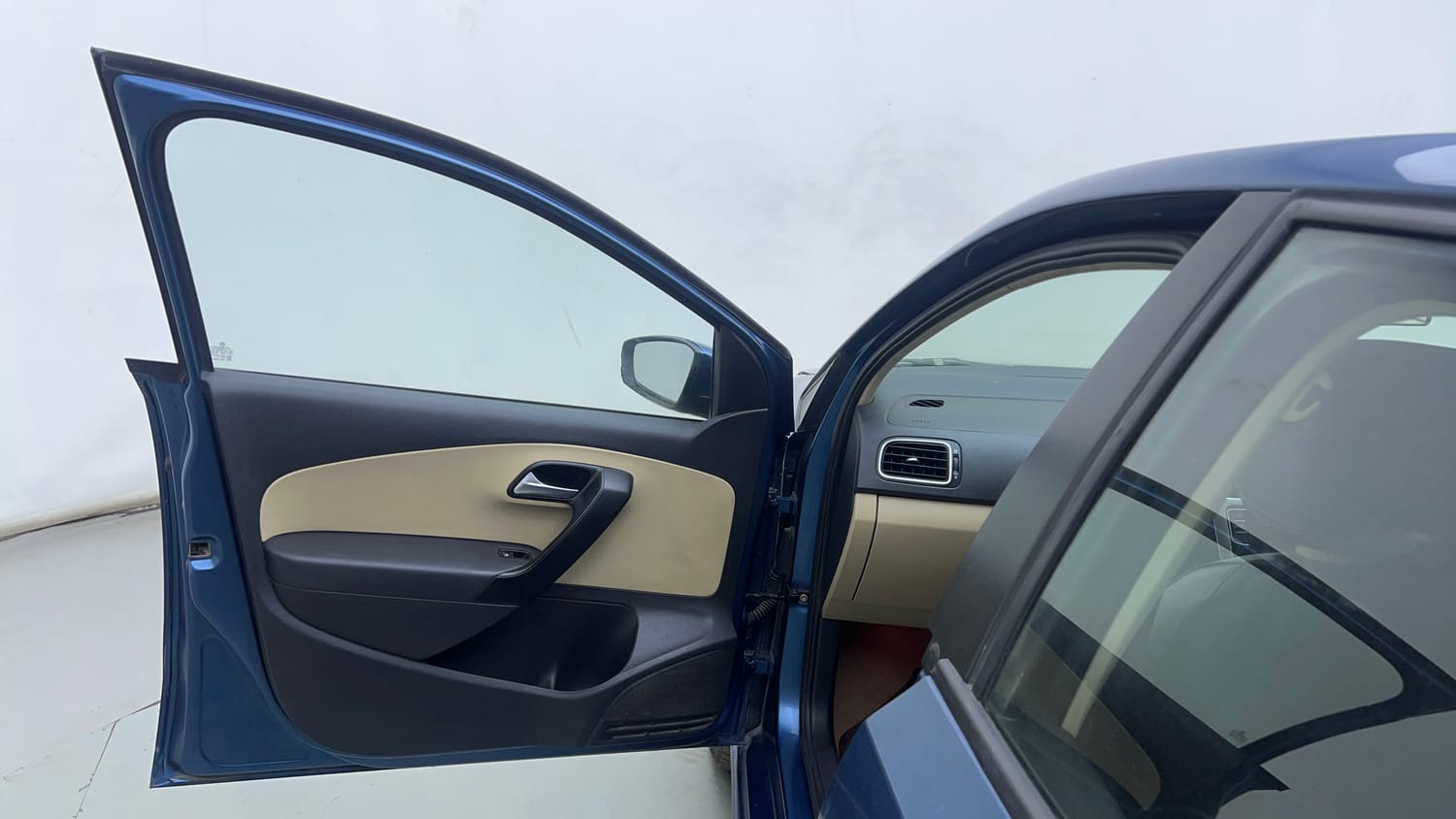Used 2017 Volkswagen Polo Highline1.2L (P) Petrol Manual interior LEFT FRONT DOOR OPEN VIEW