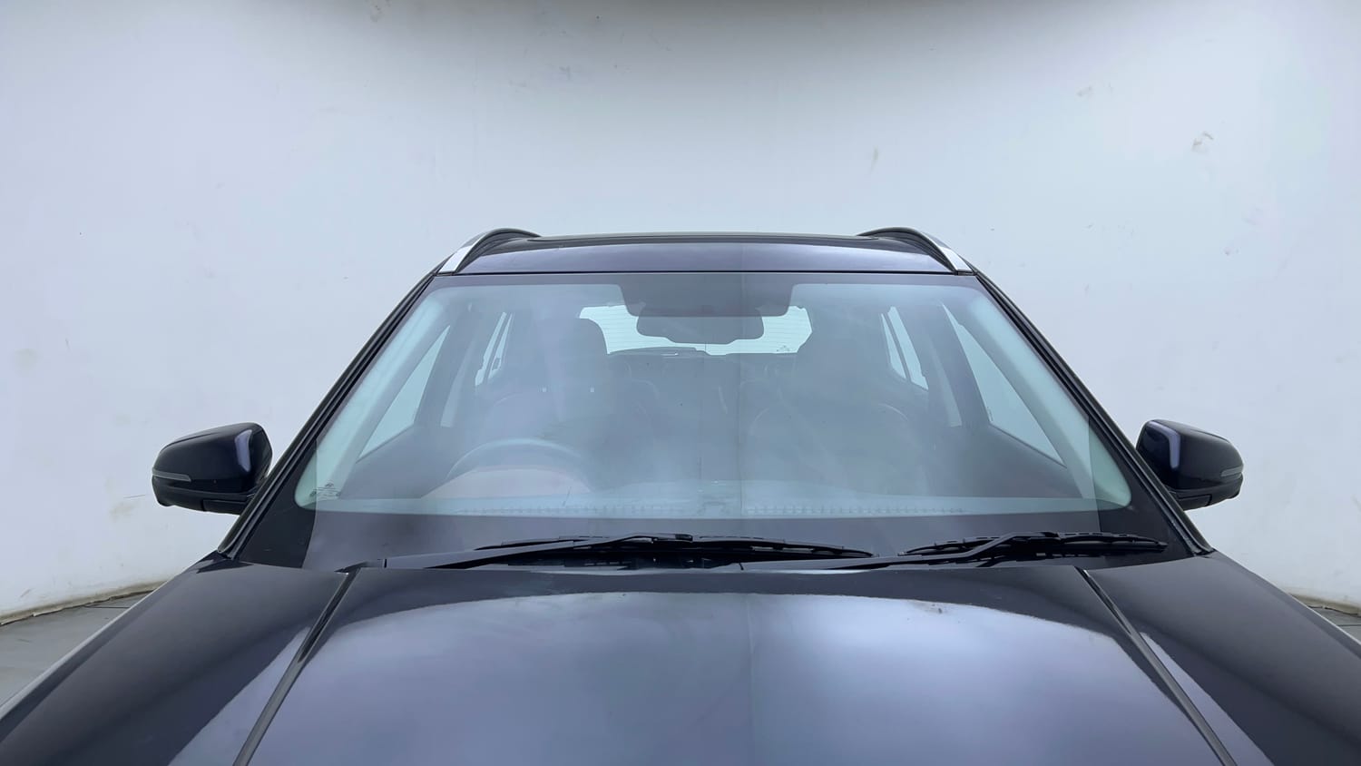Used 2022 Hyundai Alcazar Platinum (O) 6 STR 2.0 Petrol AT Petrol Automatic exterior FRONT WINDSHIELD VIEW