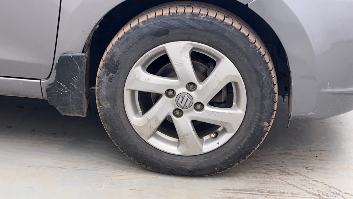 Used 2017 Maruti Suzuki Celerio ZXi Opt Petrol Manual tyres RIGHT FRONT TYRE RIM VIEW