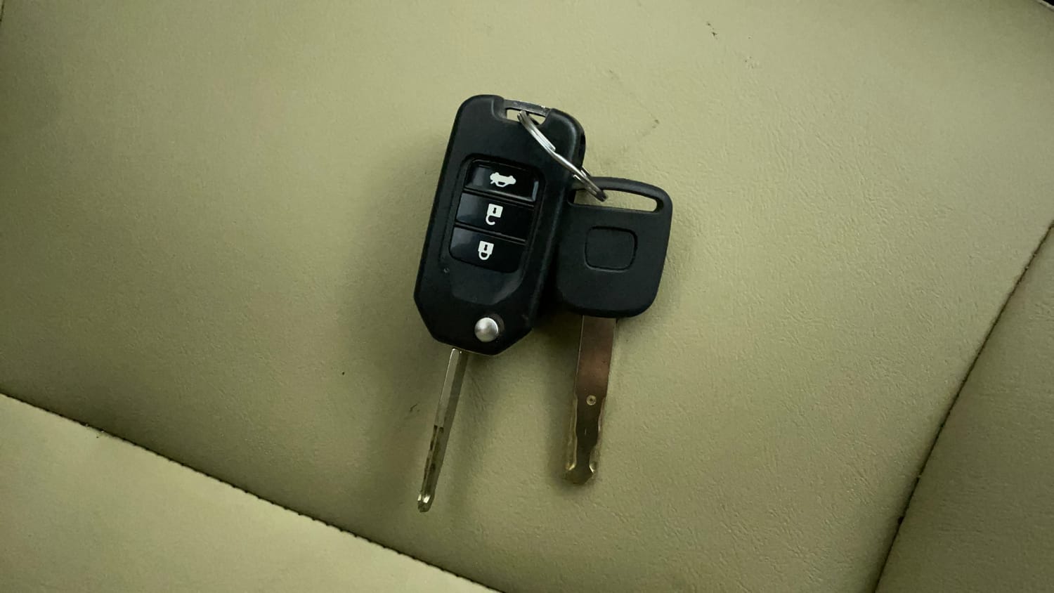 Used 2019 Honda Amaze 1.2 S MT Petrol Petrol Manual extra CAR KEY VIEW