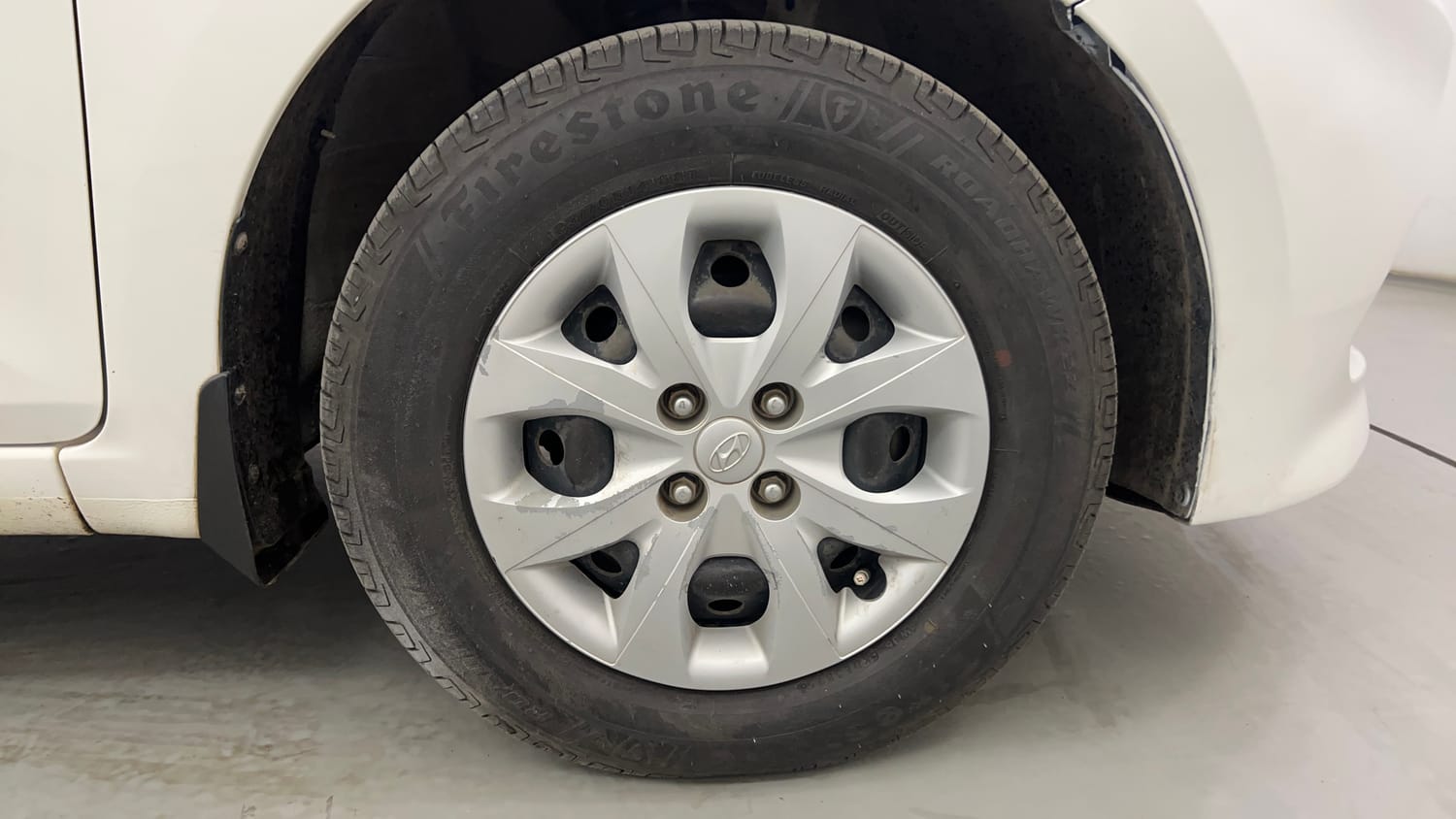 Used 2018 Hyundai Elite i20 Sportz 1.2 Petrol Manual tyres RIGHT FRONT TYRE RIM VIEW