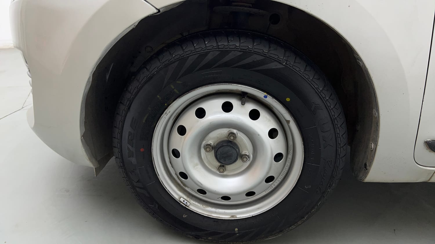 Used 2019 Maruti Suzuki Swift LXi Petrol Manual tyres LEFT FRONT TYRE RIM VIEW