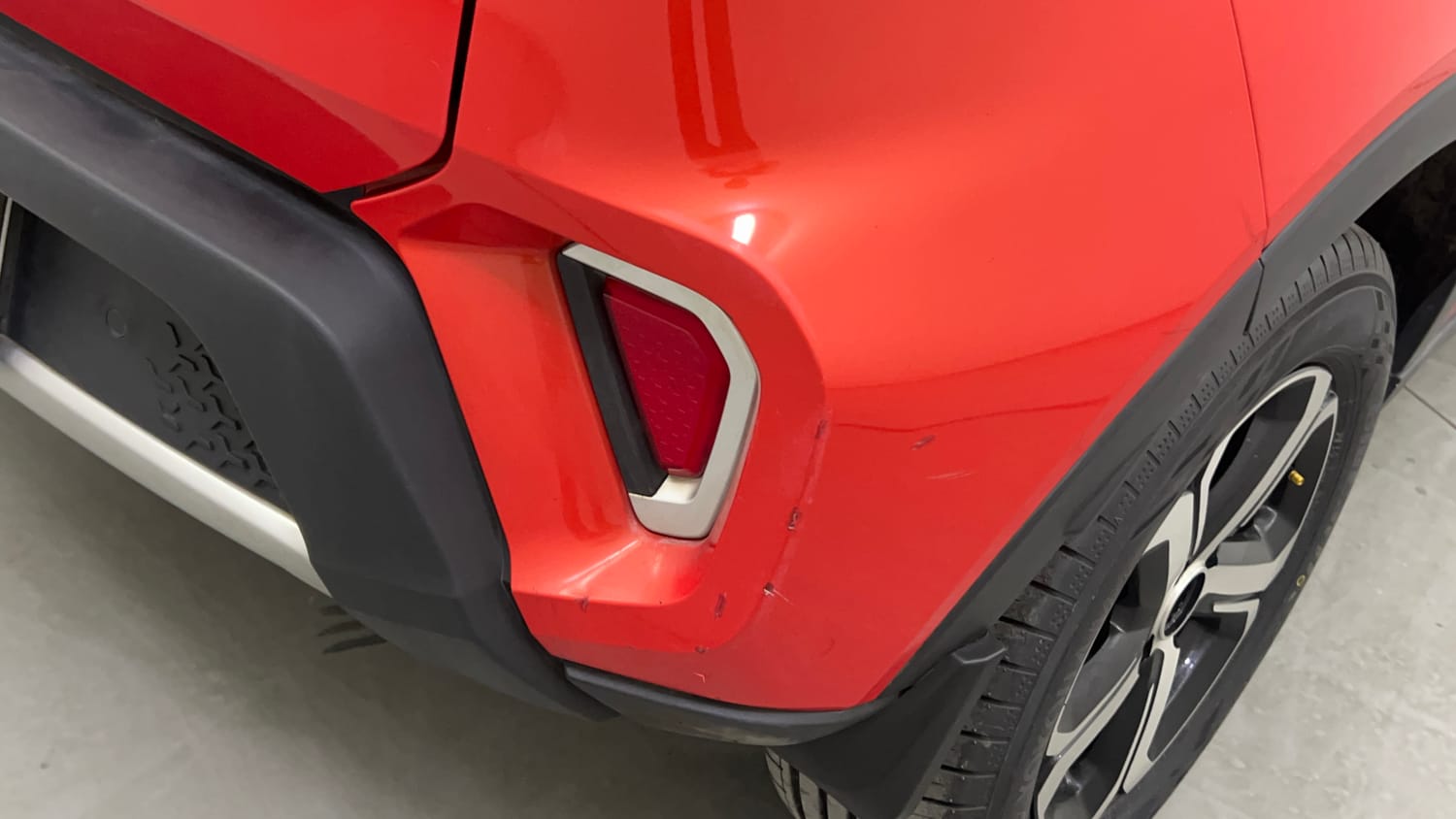 Used 2020 Tata Nexon XZA Plus (O) Dual Tone Petrol Automatic dents MINOR SCRATCH