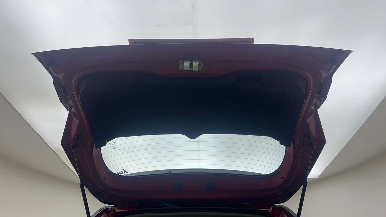 Used 2022 Maruti Suzuki Brezza Zxi Plus Dual Tone Petrol Manual interior DICKY DOOR OPEN VIEW