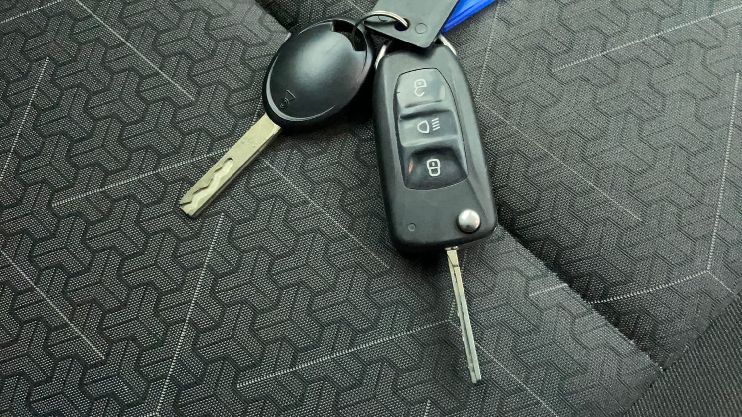 Used 2024 Tata Punch Adventure Rhythm CNG Cng Manual extra CAR KEY VIEW