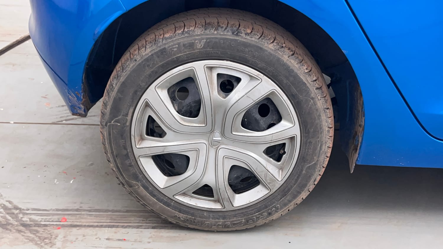 Used 2021 Tata Altroz XM Plus Petrol Petrol Manual tyres RIGHT REAR TYRE RIM VIEW
