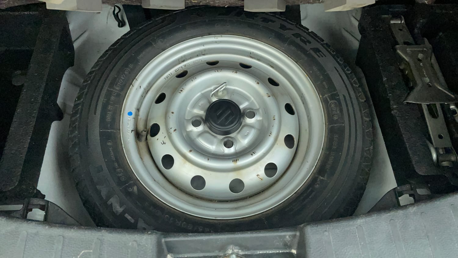 Used 2017 Maruti Suzuki Wagon R LXI Petrol Manual tyres SPARE TYRE VIEW