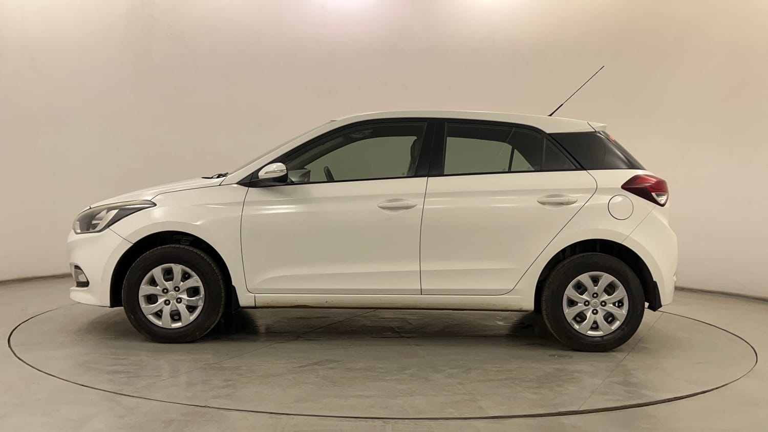 Used 2018 Hyundai Elite i20 Sportz 1.2 Petrol Manual exterior LEFT SIDE VIEW