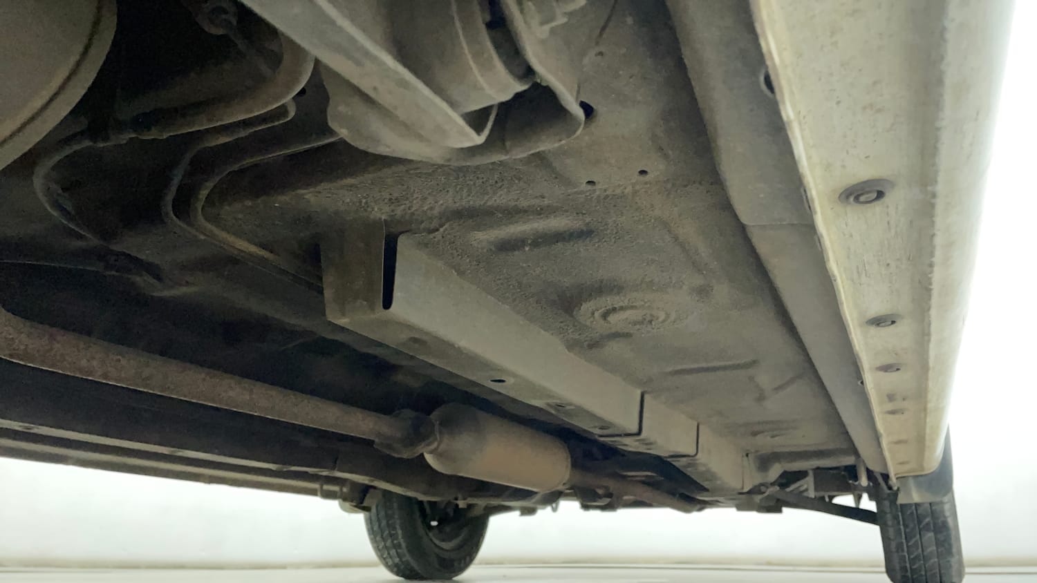 Used 2017 Maruti Suzuki Wagon R LXI Petrol Manual extra REAR RIGHT UNDERBODY VIEW