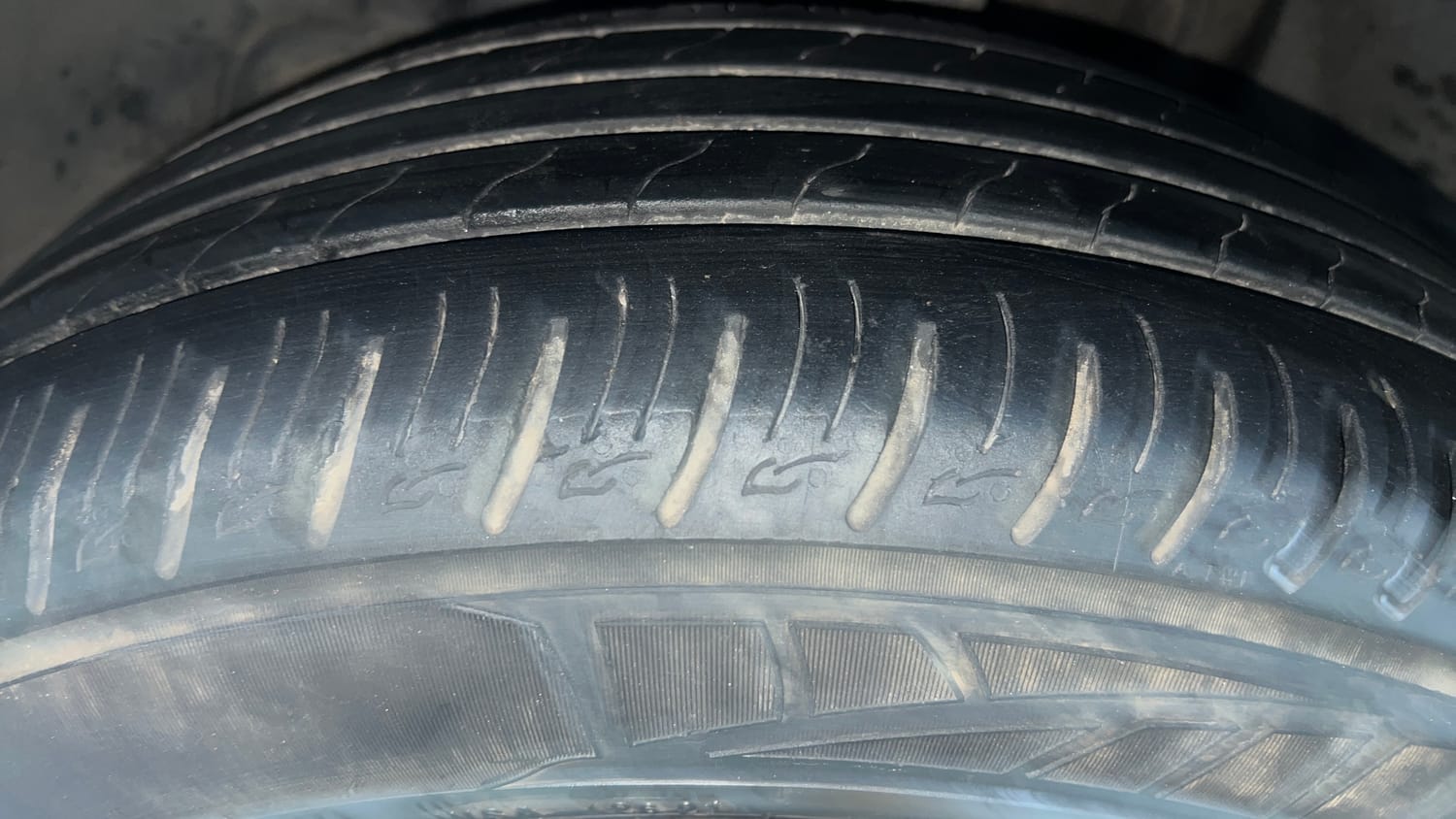 Used 2023 Tata Nexon XM Plus (S) Petrol Manual tyres LEFT FRONT TYRE TREAD VIEW