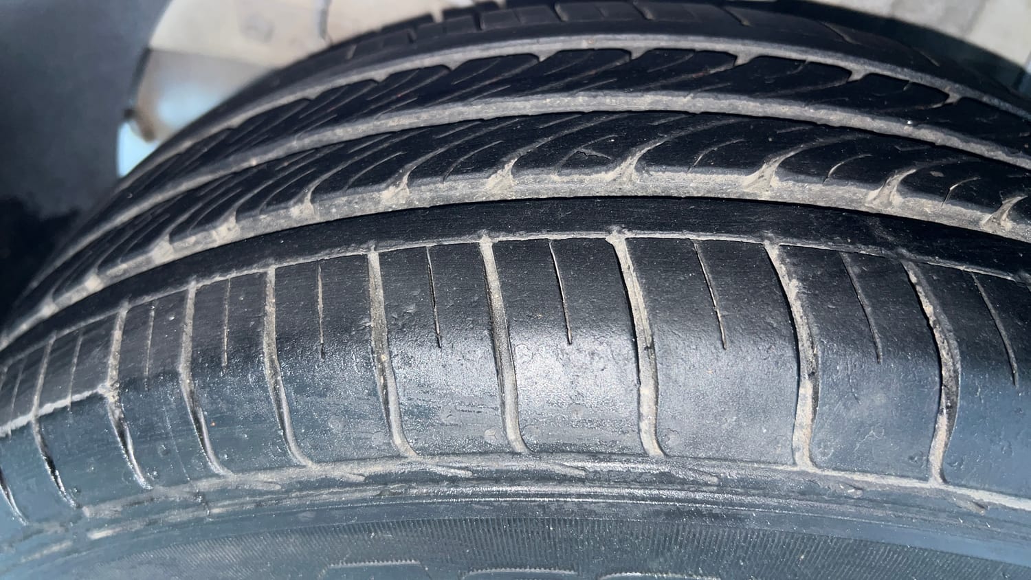 Used 2015 Hyundai Elite i20 Sportz 1.2 Petrol Manual tyres RIGHT REAR TYRE TREAD VIEW
