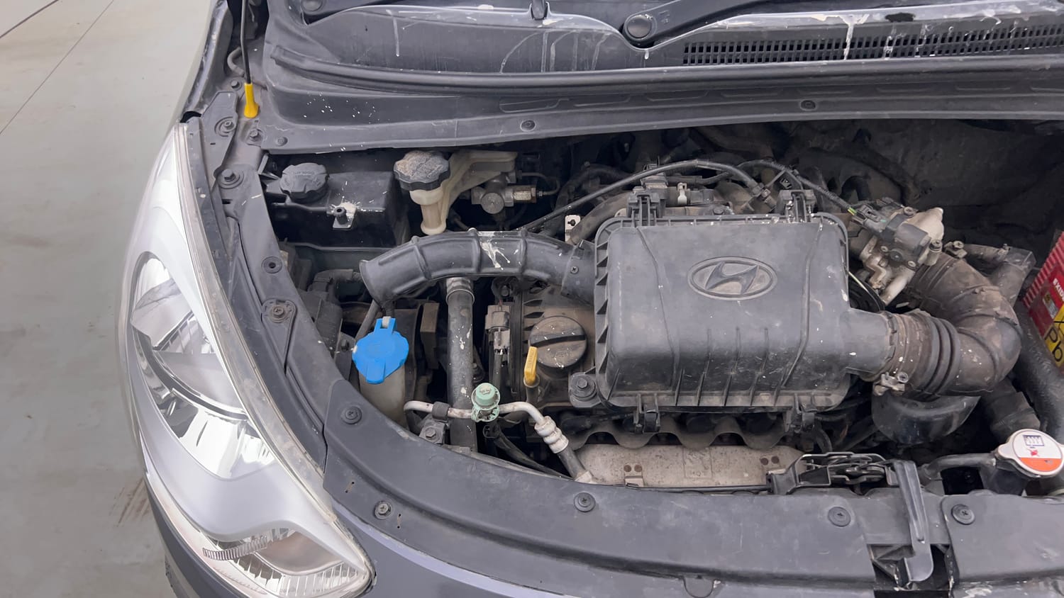 Used 2016 Hyundai i10 Magna 1.1 iRDE2 Petrol Manual engine ENGINE RIGHT SIDE VIEW
