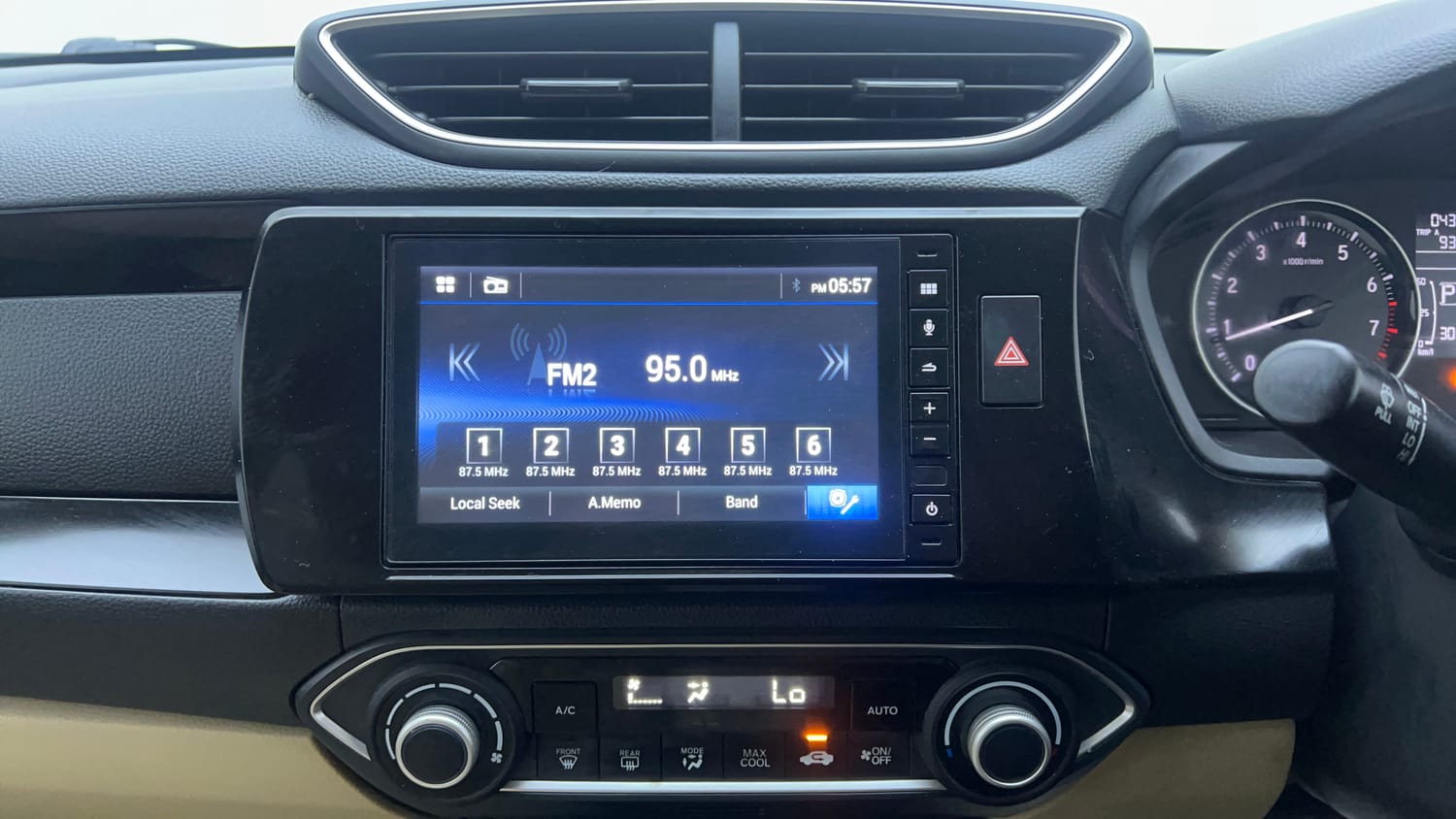 Used 2021 Honda Amaze 1.2 VX CVT Petrol Petrol Automatic interior MUSIC SYSTEM & AC CONTROL VIEW