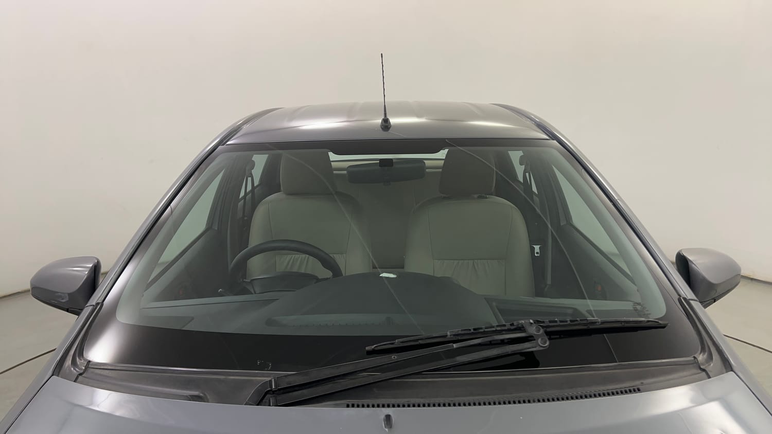 Used 2013 Toyota Etios Liva G Petrol Manual exterior FRONT WINDSHIELD VIEW