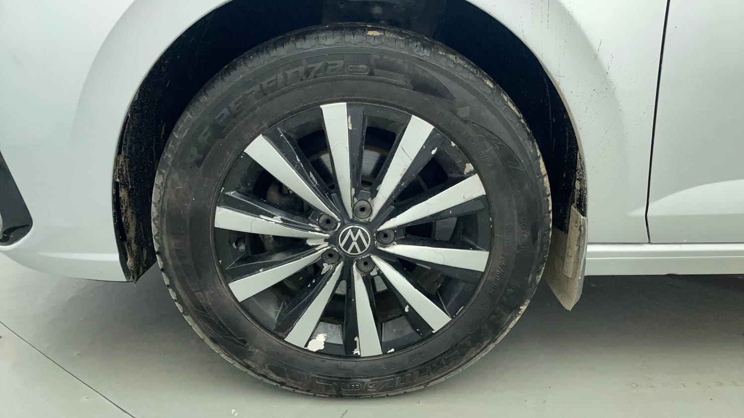 Used 2022 Volkswagen Virtus Highline 1.0 TSI MT Petrol Manual tyres LEFT FRONT TYRE RIM VIEW