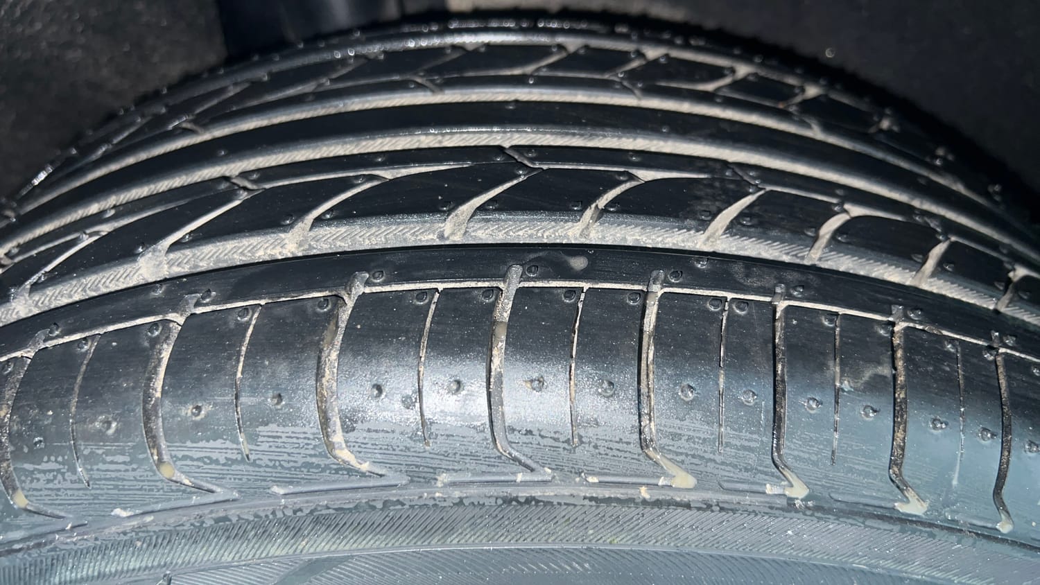 Used 2021 Maruti Suzuki Baleno Alpha Petrol Manual tyres RIGHT REAR TYRE TREAD VIEW