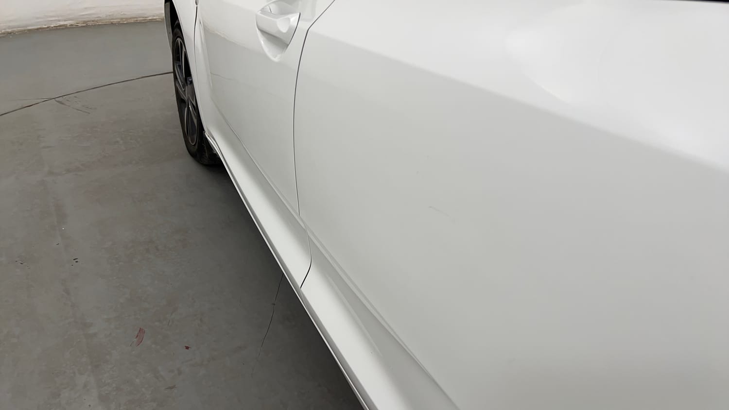 Used 2024 Tata Altroz XZA Plus Petrol Petrol Automatic dents MINOR SCRATCH