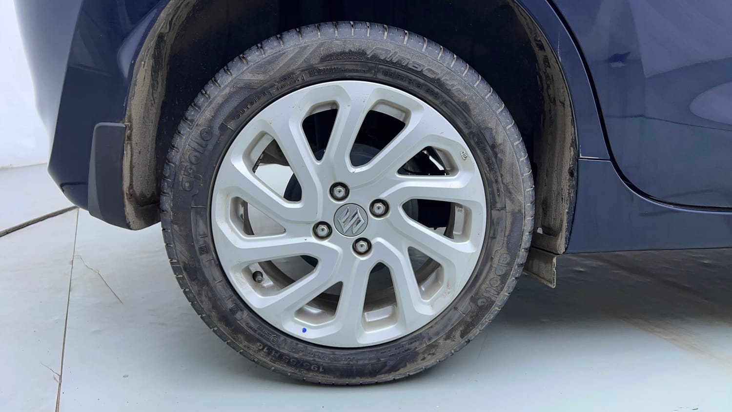 Used 2024 Maruti Suzuki Baleno Zeta AGS Petrol Automatic tyres RIGHT REAR TYRE RIM VIEW
