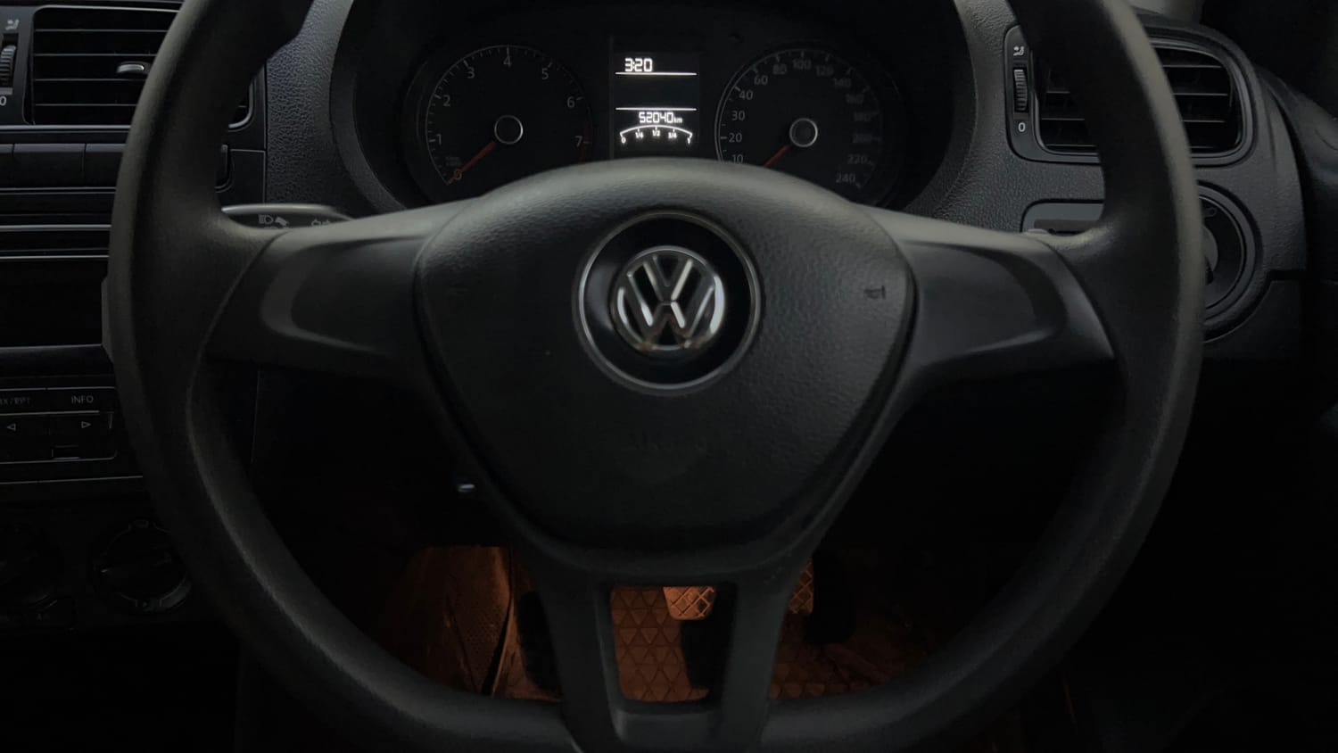 Used 2015 Volkswagen Polo Comfortline 1.2L (P) Petrol Manual top_features Airbags