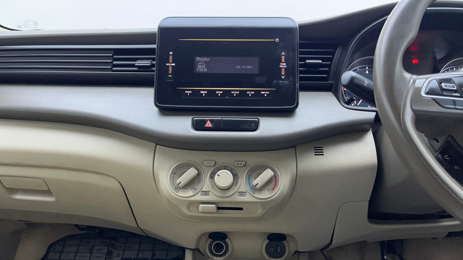 Used 2019 Maruti Suzuki Ertiga VDI SHVS Diesel Manual interior MUSIC SYSTEM & AC CONTROL VIEW