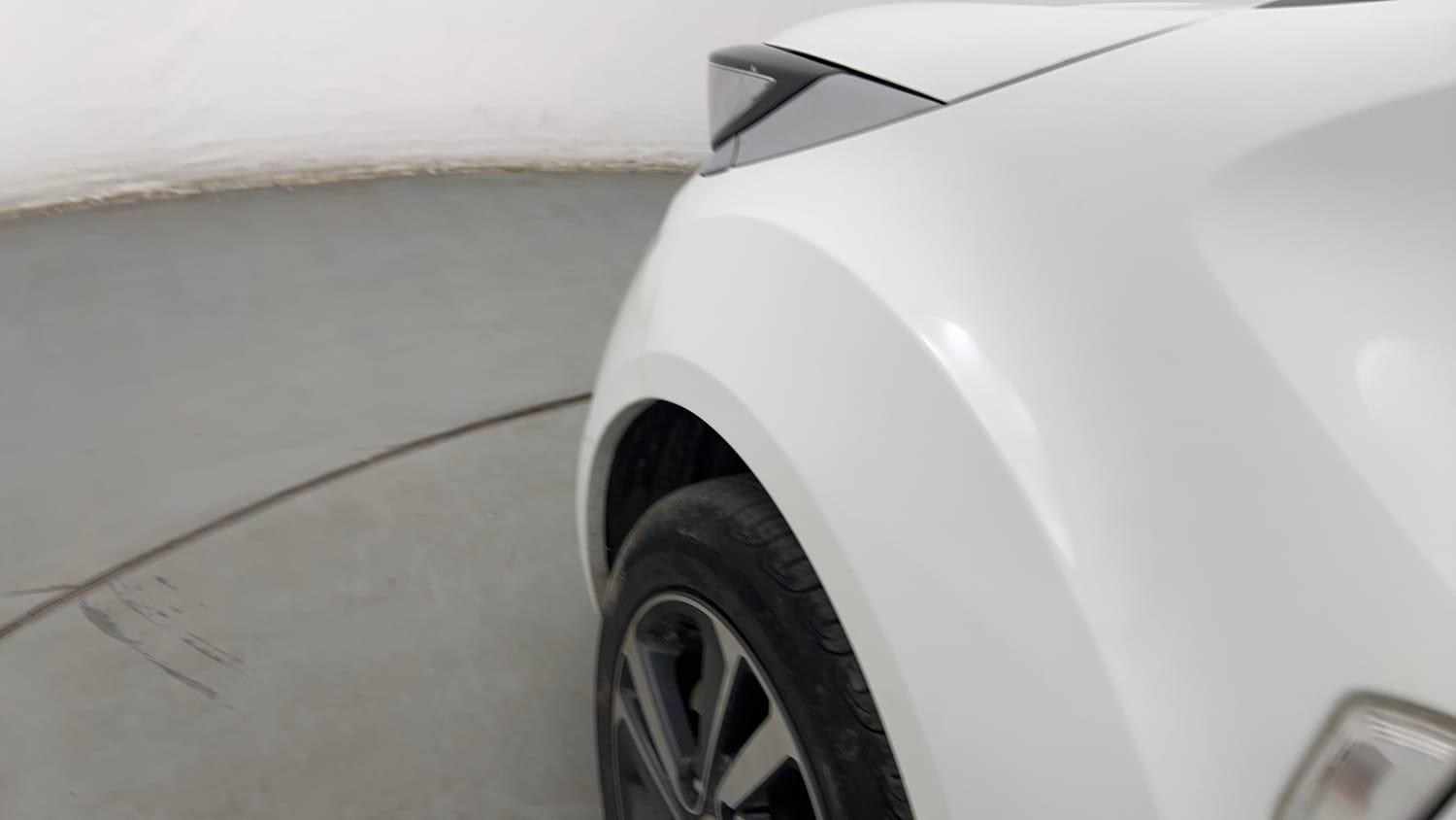 Used 2024 Tata Altroz XZA Plus Petrol Petrol Automatic dents MINOR SCRATCH