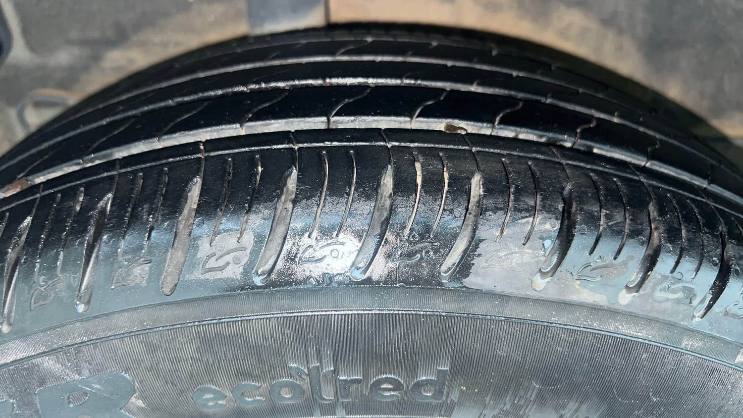 Used 2023 Kia Sonet HTX 1.0 Turbo Petrol DCT Petrol Automatic tyres RIGHT REAR TYRE TREAD VIEW