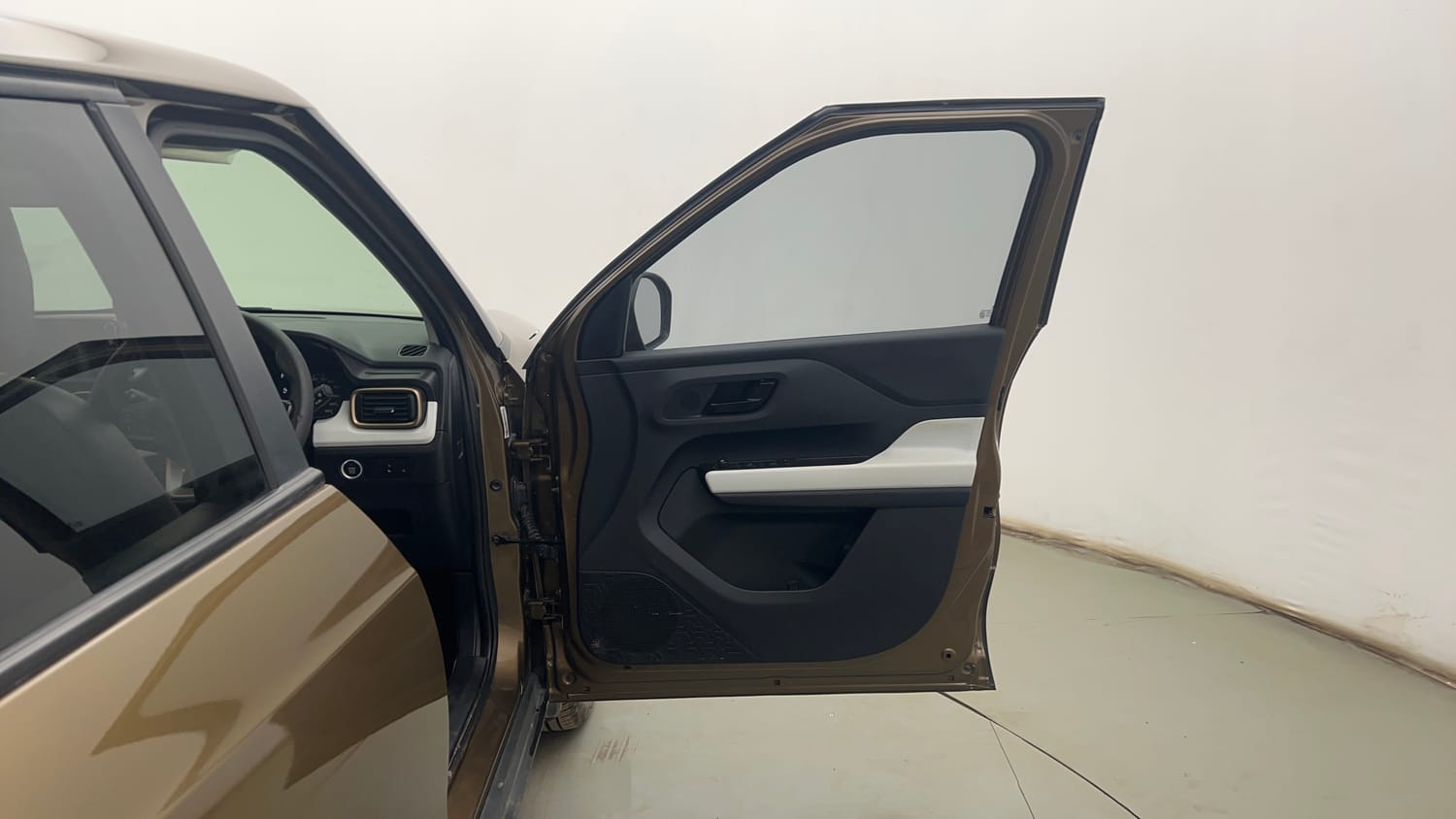 Used 2022 Tata Punch Accomplished Dazzle Pack MT Petrol Manual interior RIGHT FRONT DOOR OPEN VIEW