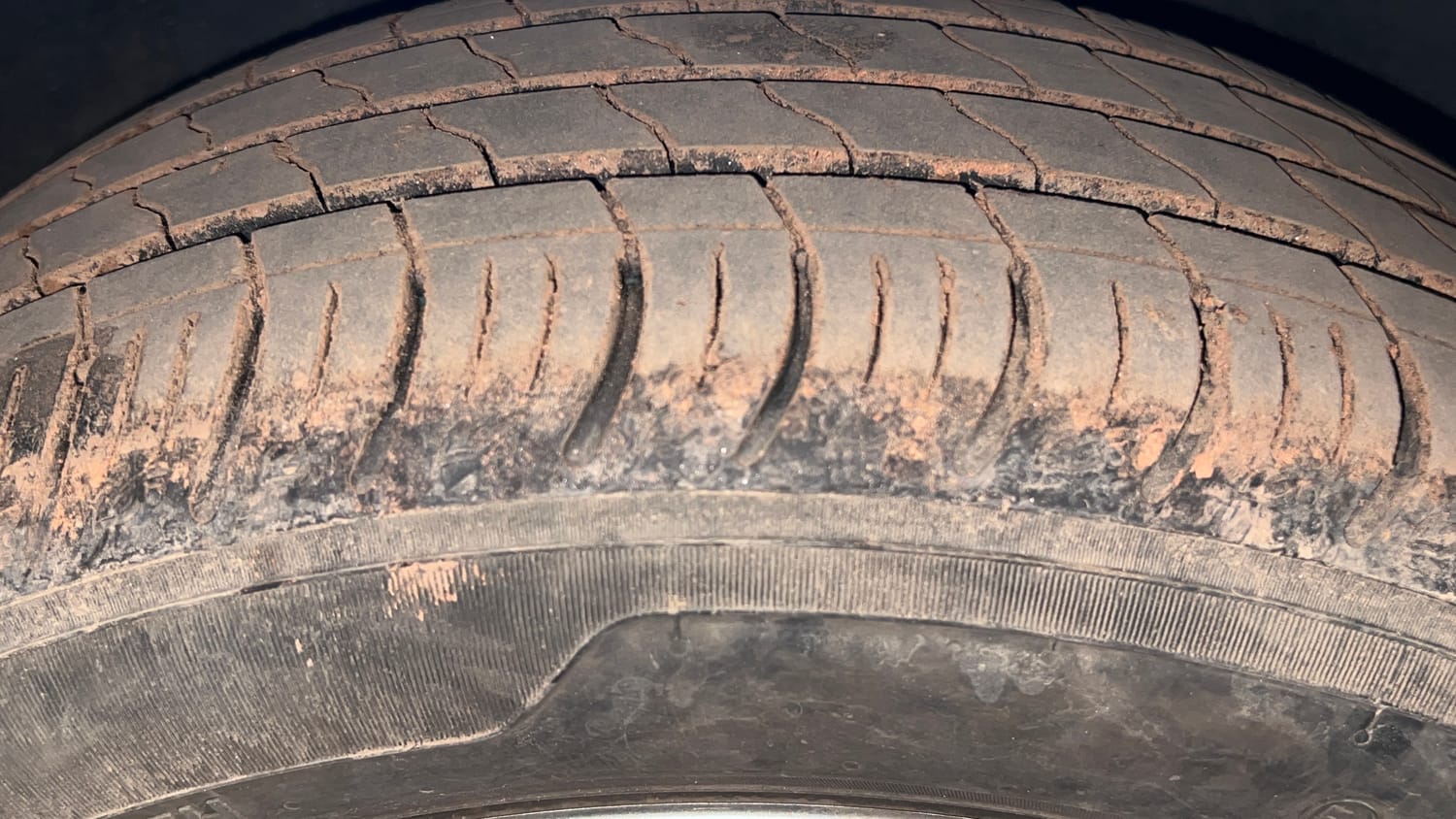 Used 2021 Tata Altroz XM Plus Petrol Petrol Manual tyres RIGHT FRONT TYRE TREAD VIEW