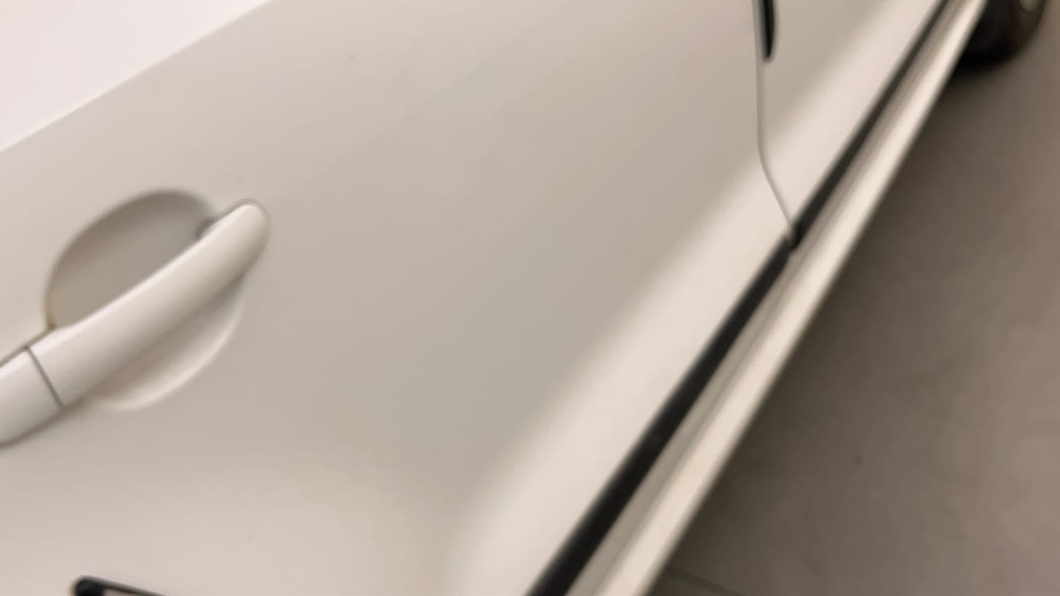 Used 2015 Volkswagen Polo Comfortline 1.2L (P) Petrol Manual dents MINOR SCRATCH