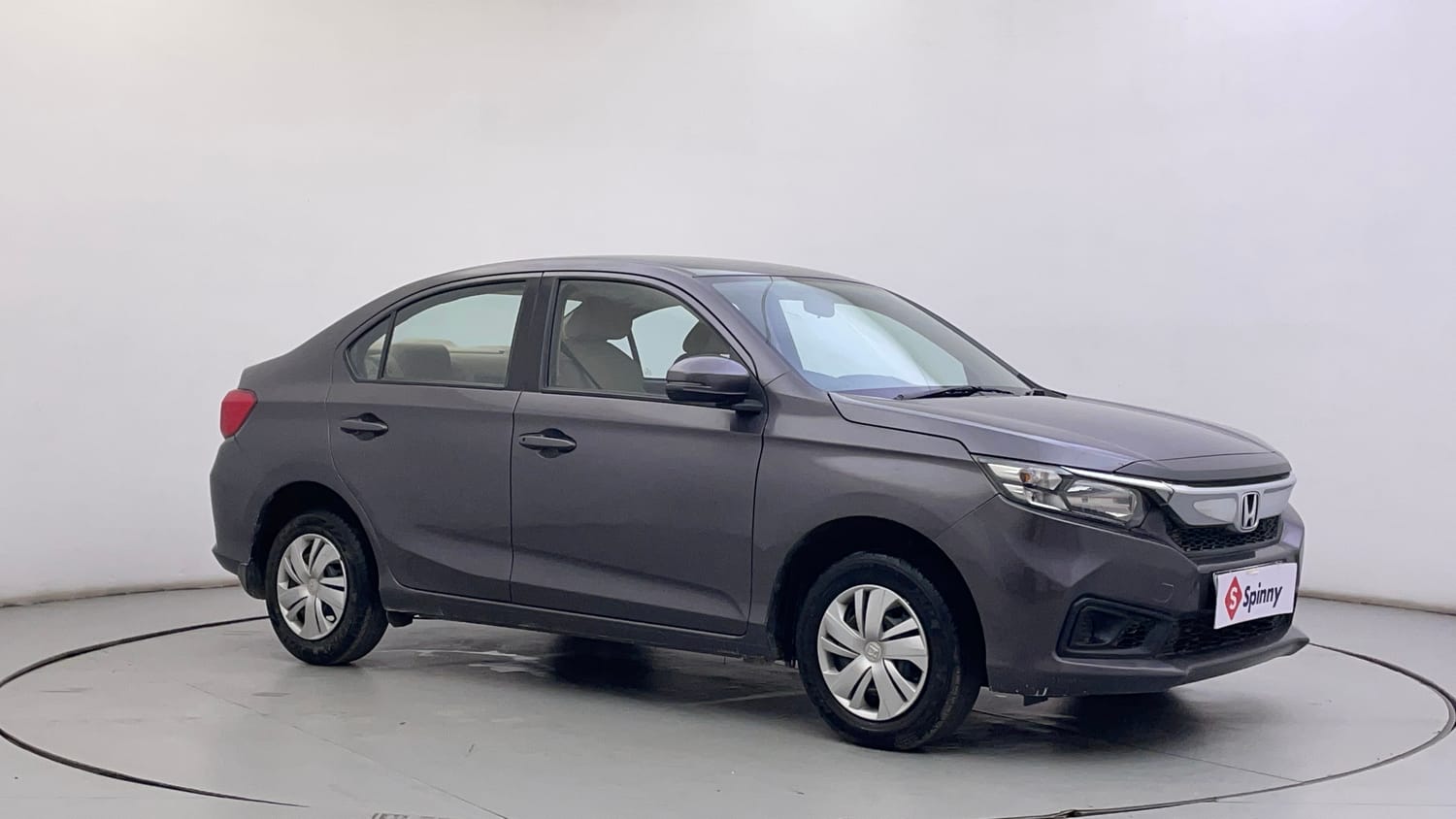 Used 2019 Honda Amaze 1.2 S MT Petrol Petrol Manual exterior RIGHT FRONT CORNER VIEW