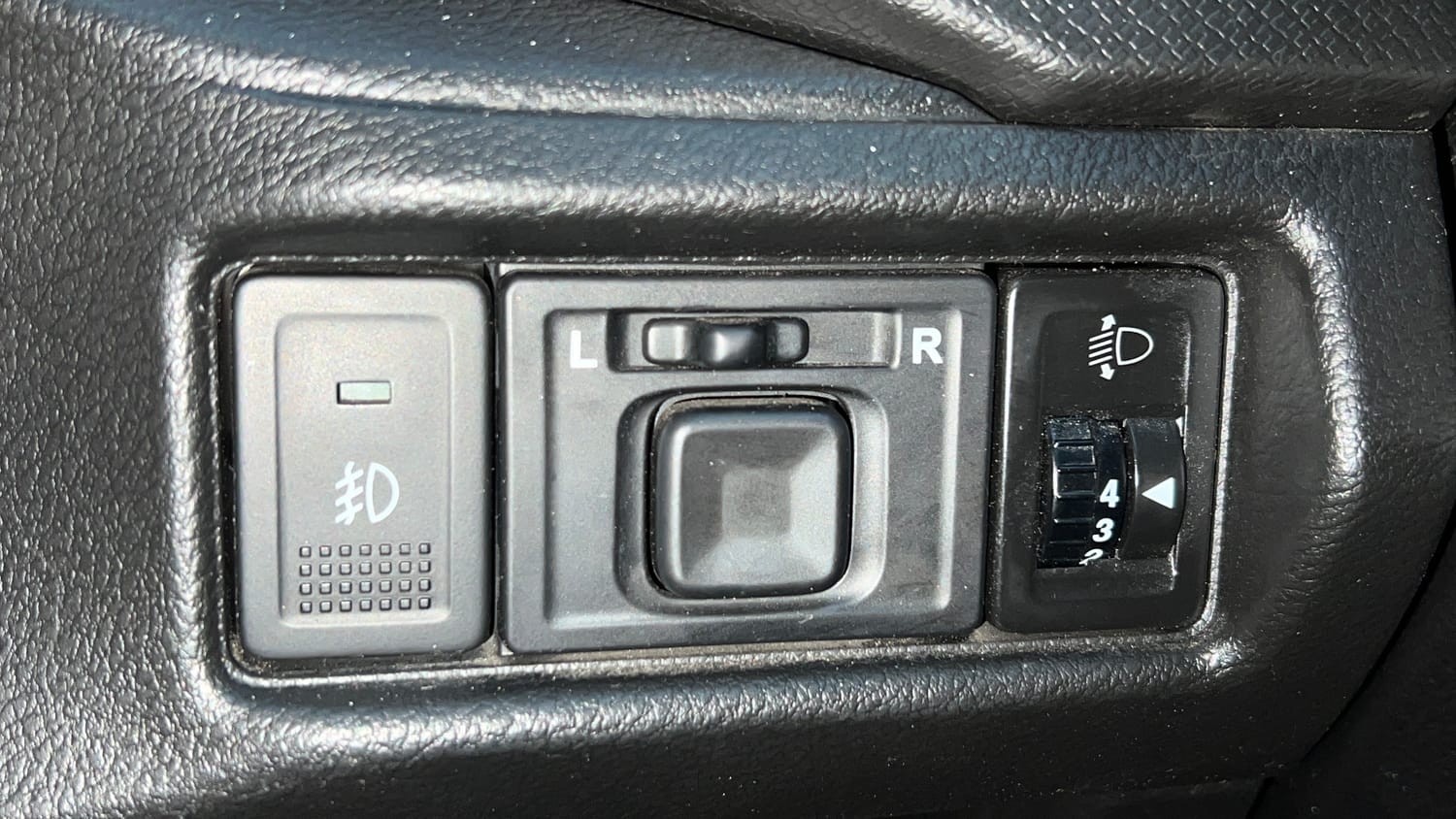 Used 2021 maruti-suzuki Vitara Brezza LXi Petrol Manual top_features Adjustable ORVM