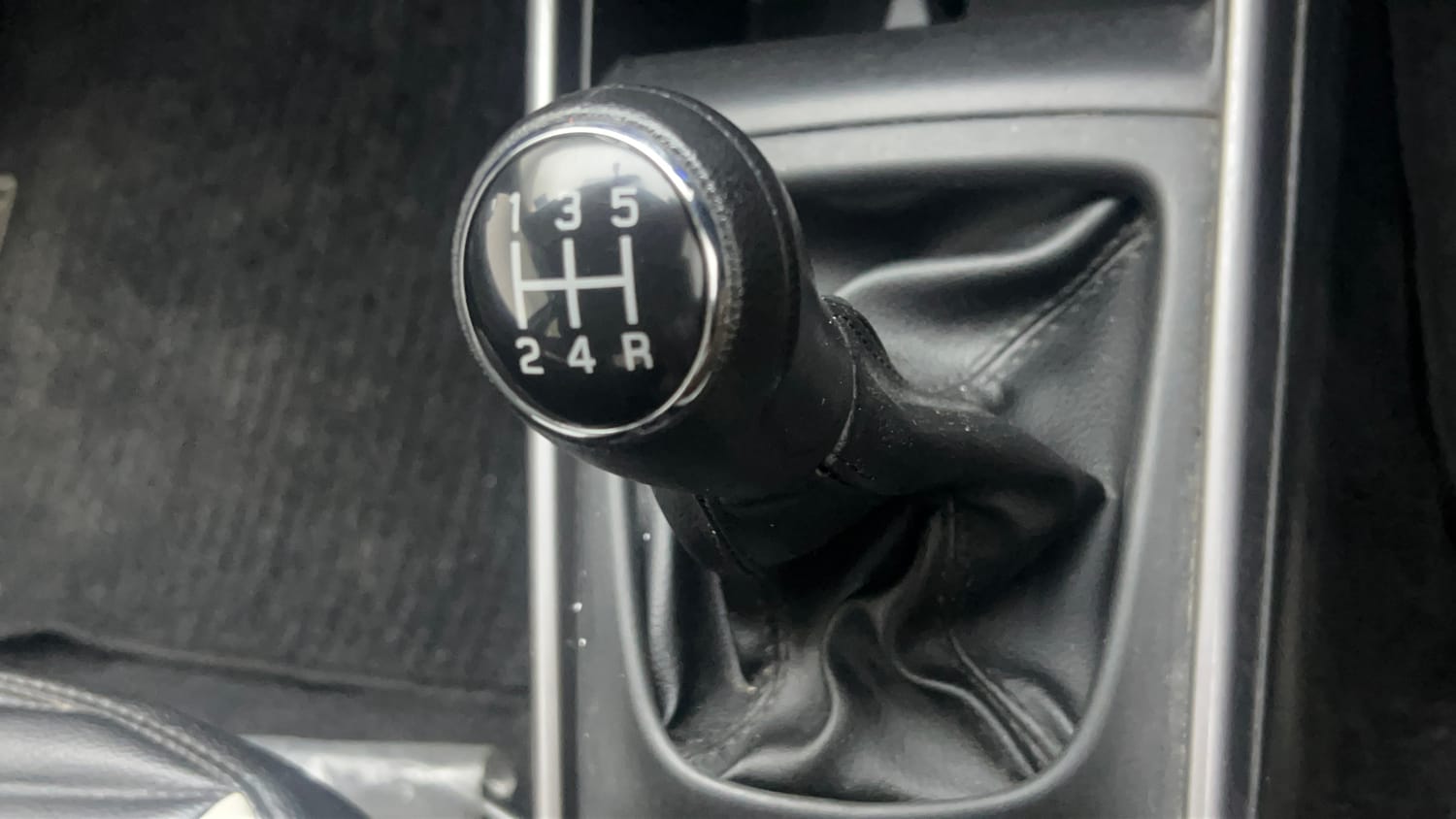 Used 2021 Maruti Suzuki Baleno Delta Petrol Manual interior GEAR  KNOB VIEW