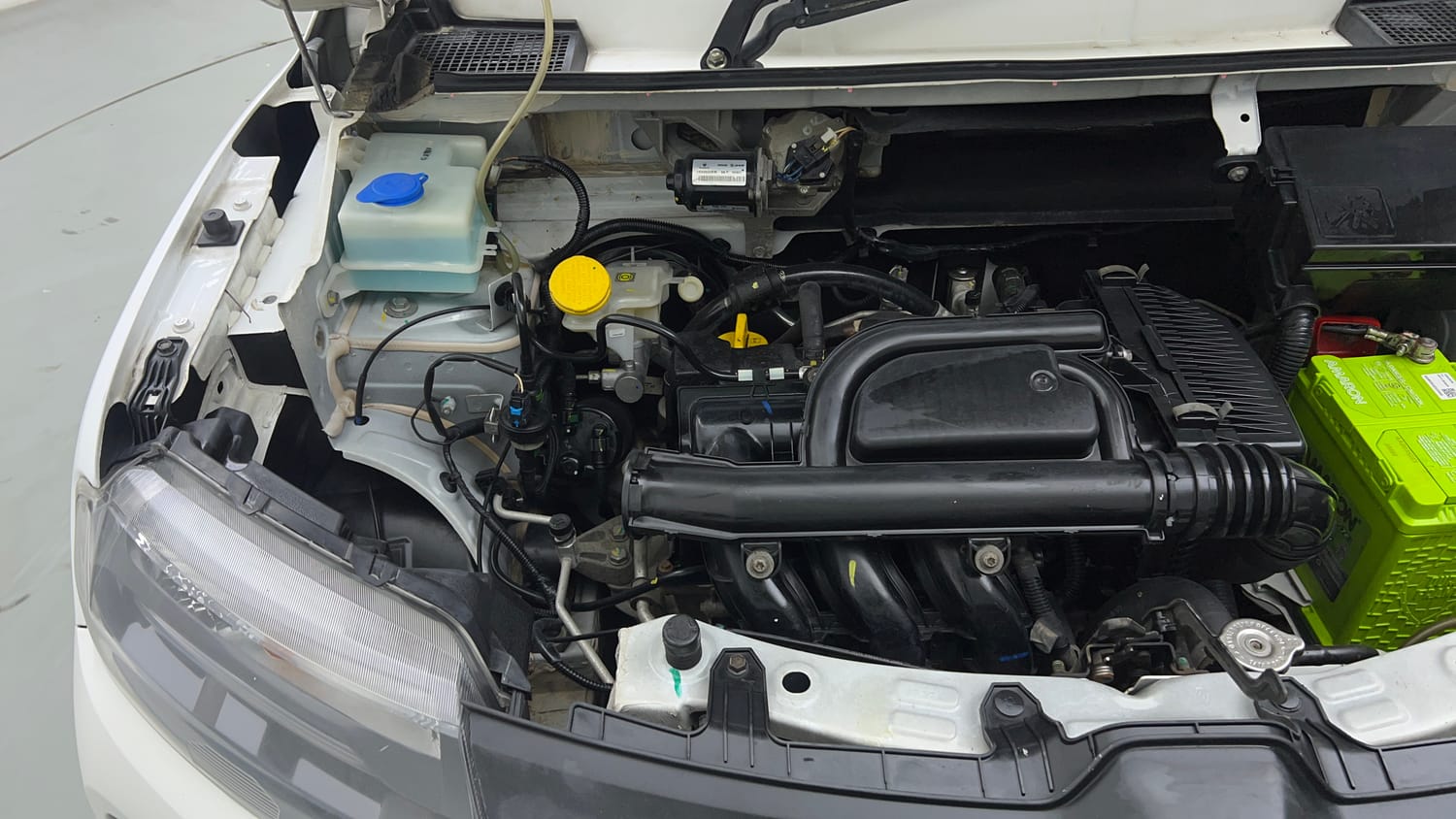 Used 2021 Renault Kwid RXT 1.0 Opt Petrol Manual engine ENGINE RIGHT SIDE VIEW
