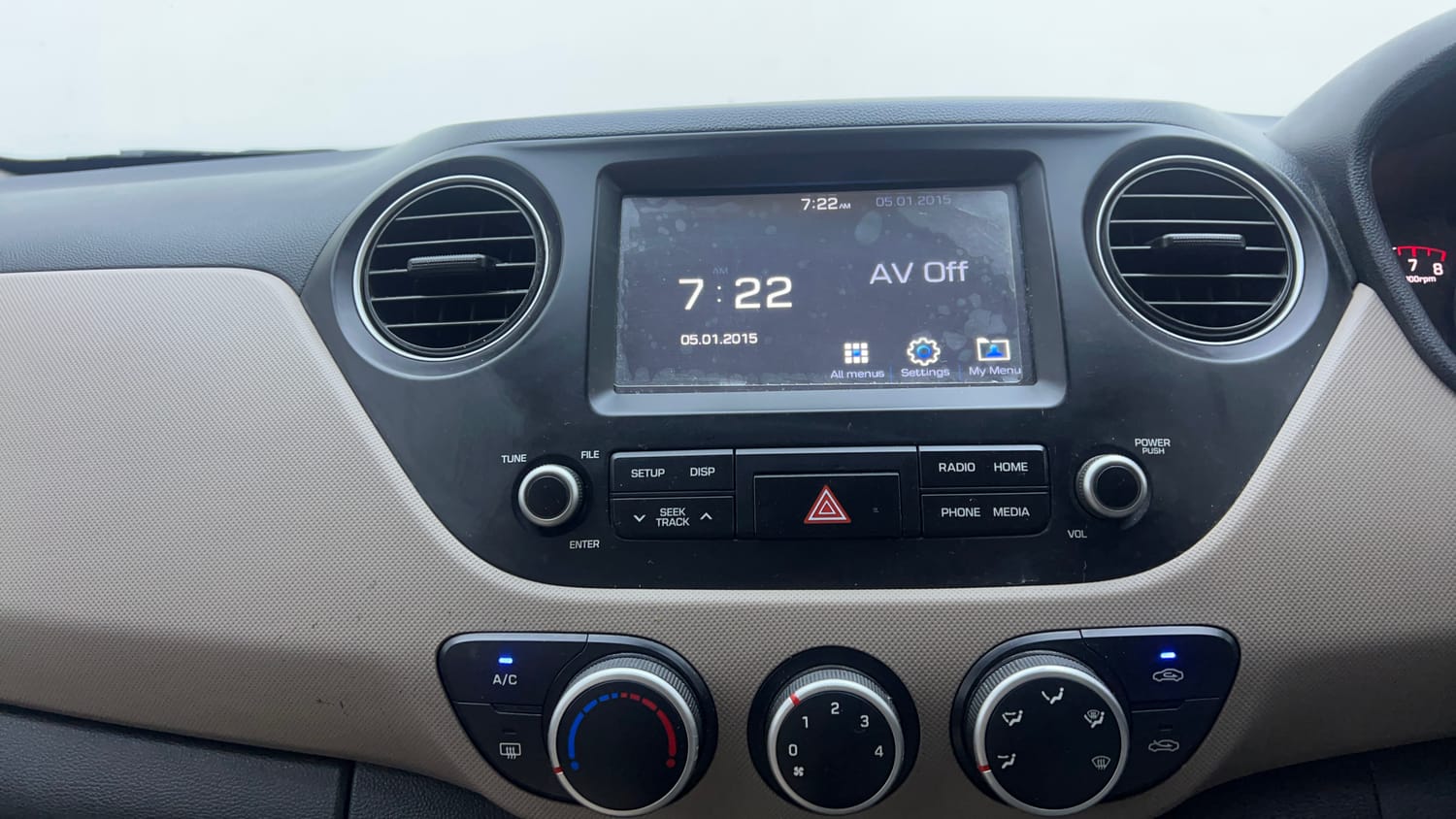 Used 2017 Hyundai Grand i10 Sportz (O) 1.2 Kappa VTVT Petrol Manual interior MUSIC SYSTEM & AC CONTROL VIEW