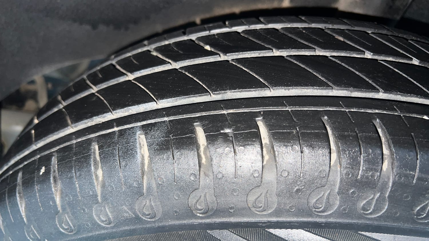 Used 2021 Renault Kwid RXT 1.0 Opt Petrol Manual tyres LEFT REAR TYRE TREAD VIEW