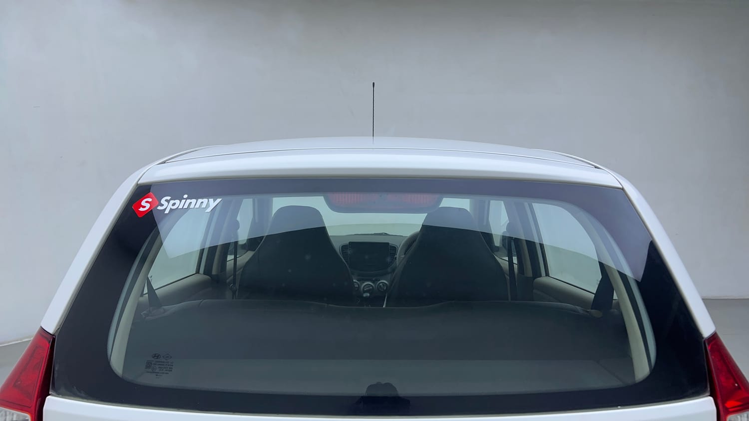 Used 2015 Hyundai i10 Sportz 1.1 iRDE2 Petrol Manual exterior BACK WINDSHIELD VIEW