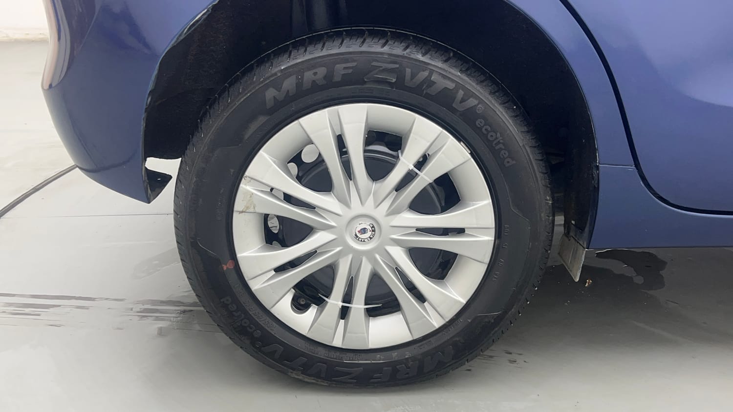 Used 2021 Maruti Suzuki Baleno Delta Petrol Manual tyres RIGHT REAR TYRE RIM VIEW