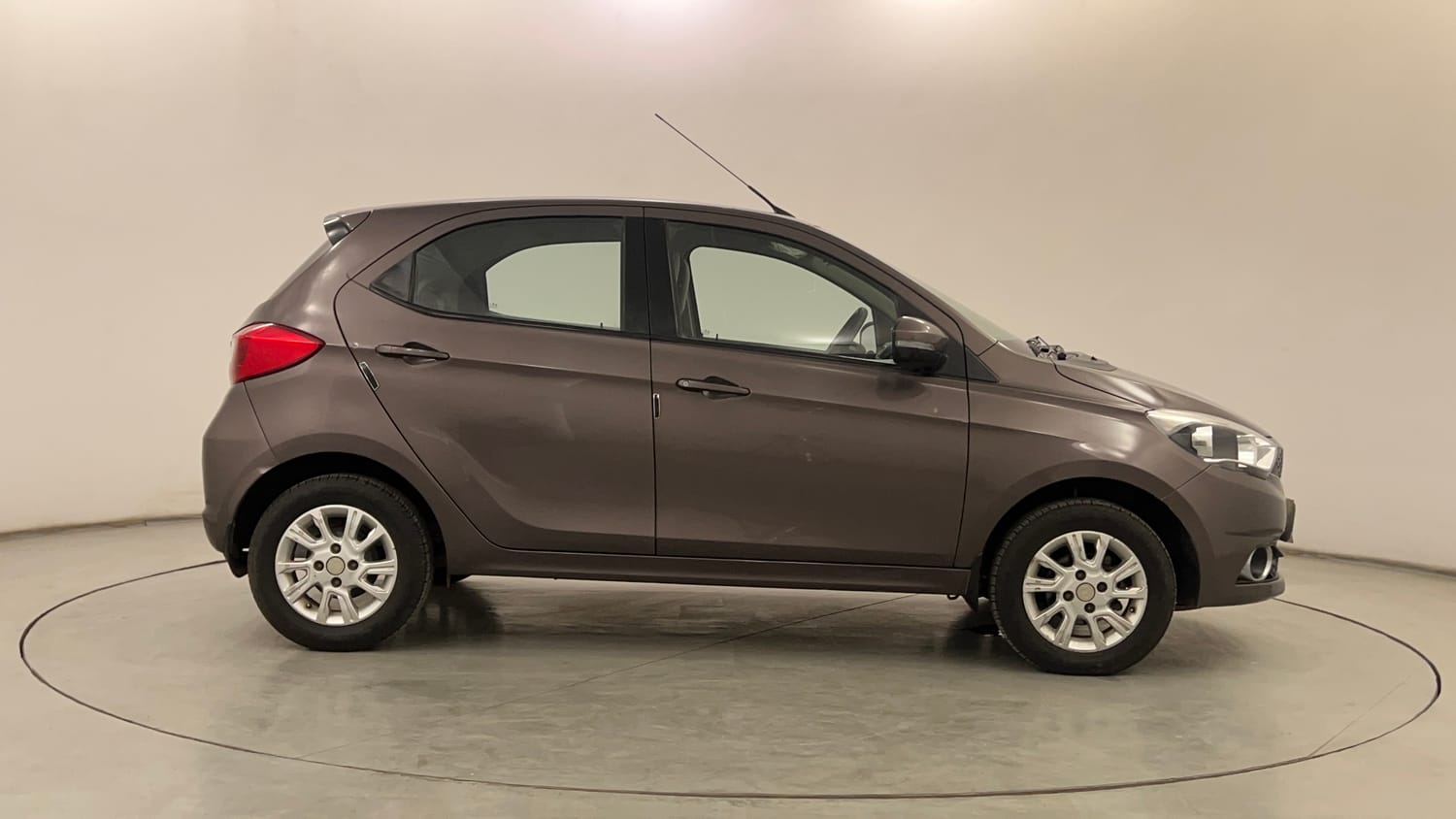 Used 2018 Tata Tiago Revotron XZA Petrol Automatic exterior RIGHT SIDE VIEW
