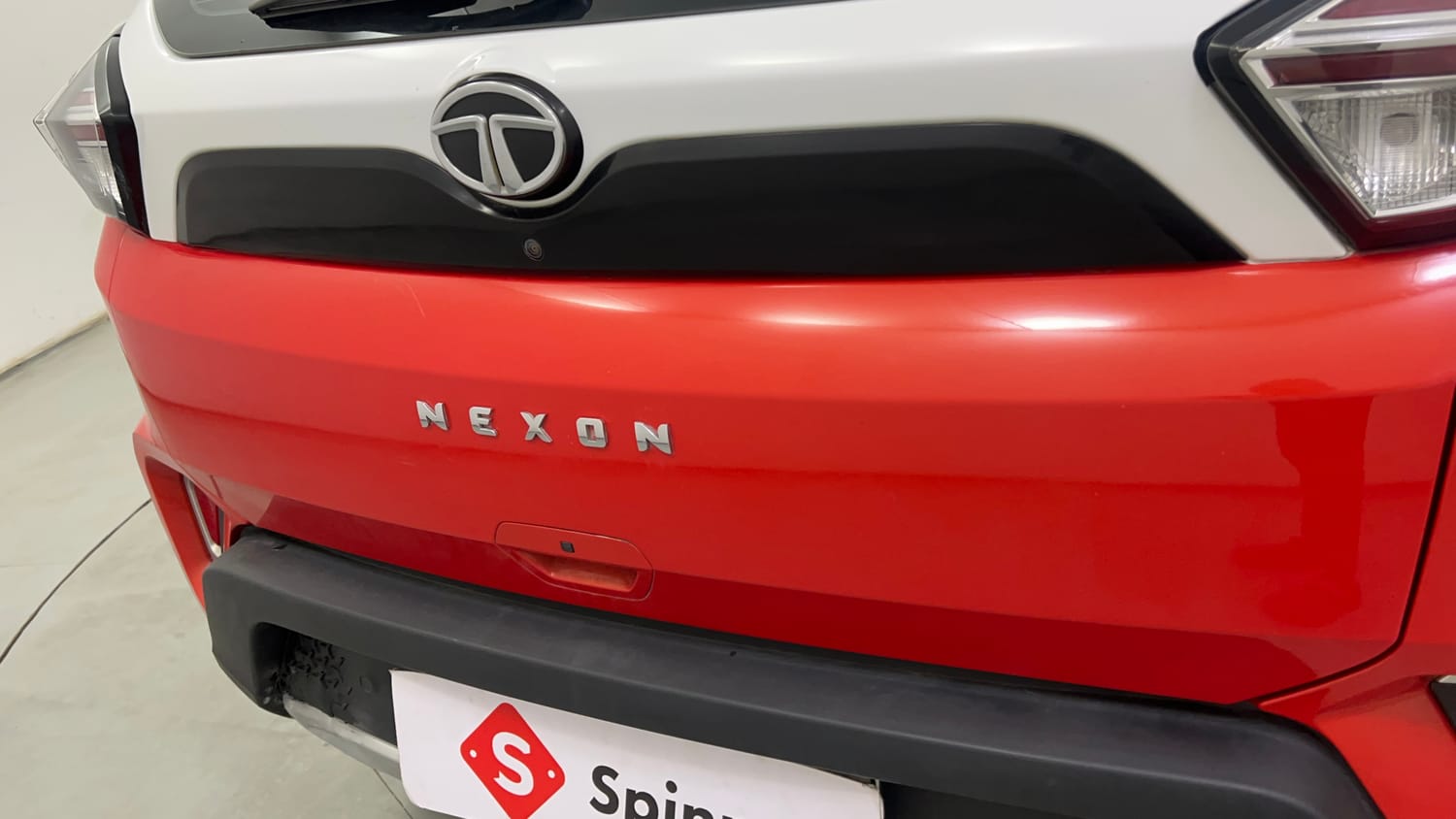 Used 2020 Tata Nexon XZA Plus (O) Dual Tone Petrol Automatic dents MINOR SCRATCH