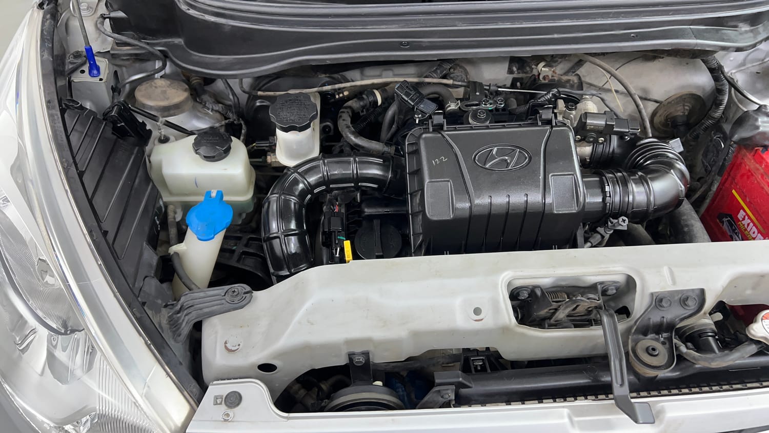 Used 2016 Hyundai Eon Magna Petrol Manual engine ENGINE RIGHT SIDE VIEW