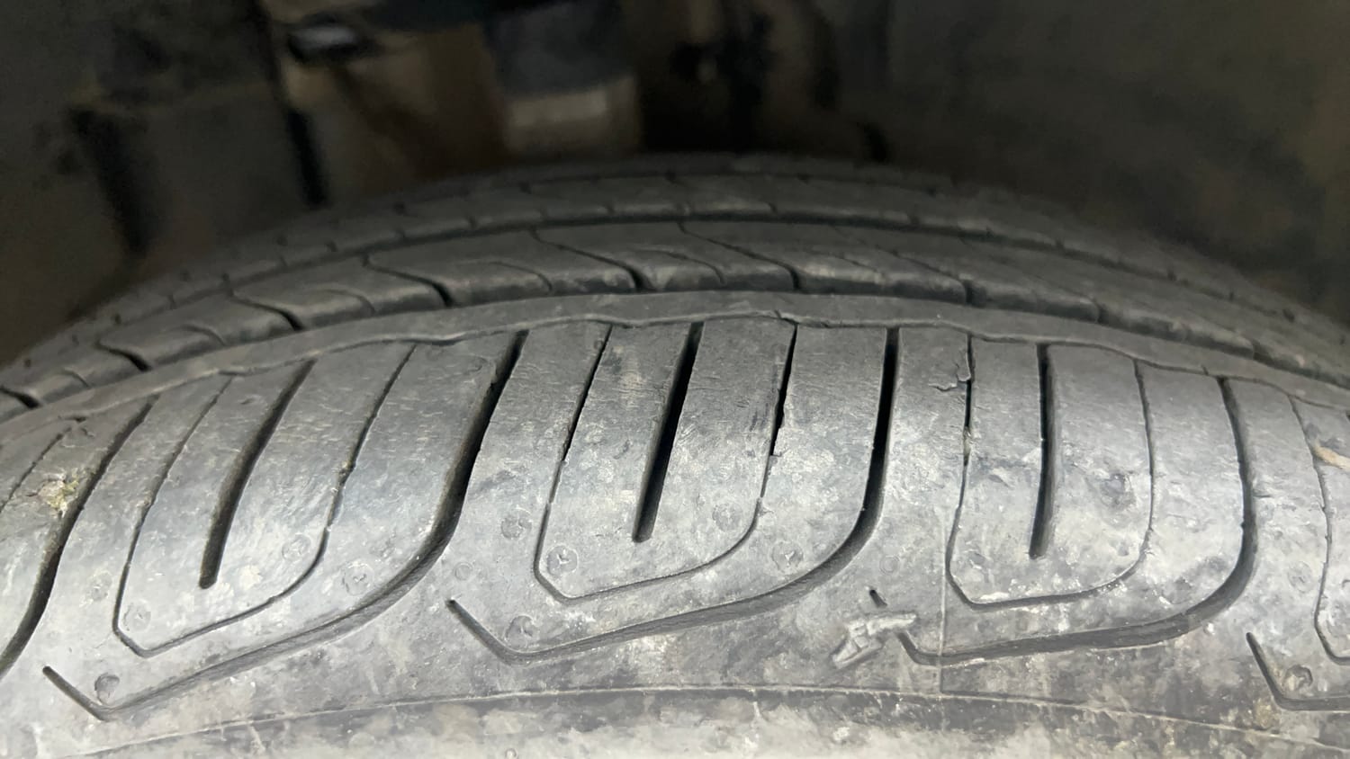 Used 2024 Tata Altroz XZA Plus Petrol Petrol Automatic tyres RIGHT FRONT TYRE TREAD VIEW