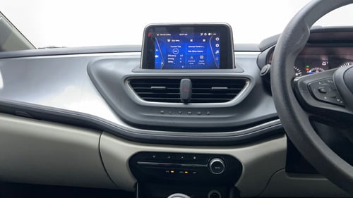 Used 2022 Tata Altroz XT Petrol Petrol Manual top_features Integrated (in-dash) music system