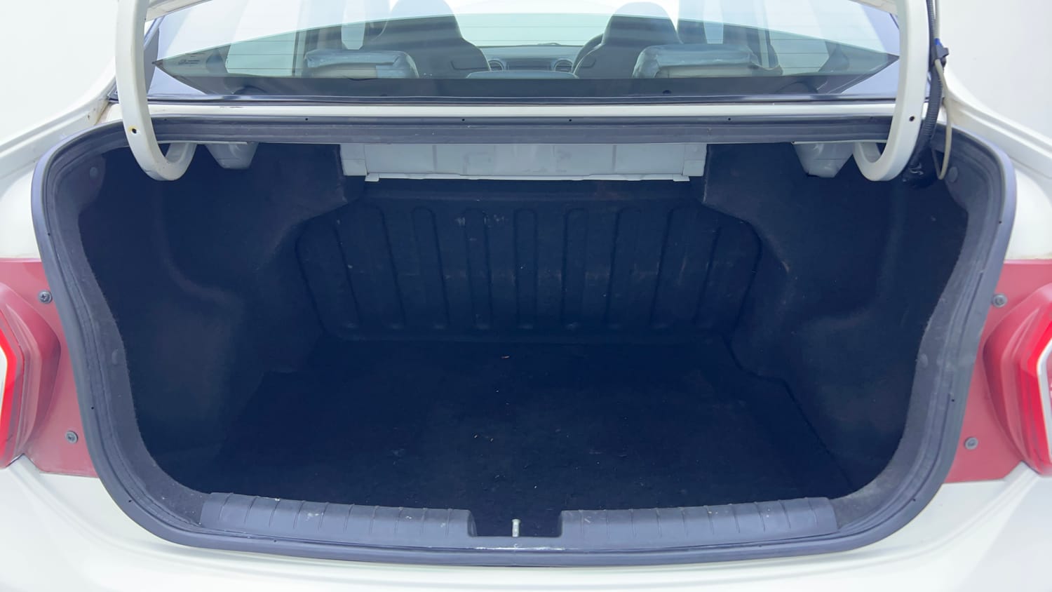 Used 2014 Hyundai Xcent S 1.2 Petrol Manual interior DICKY INSIDE VIEW