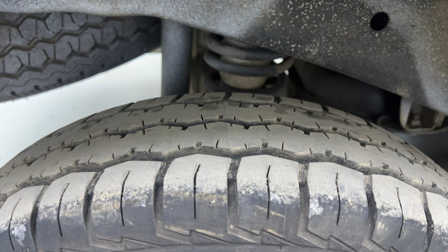 Used 2019 Maruti Suzuki Eeco 5 STR WITH A/C+HTR Petrol Manual tyres RIGHT REAR TYRE TREAD VIEW