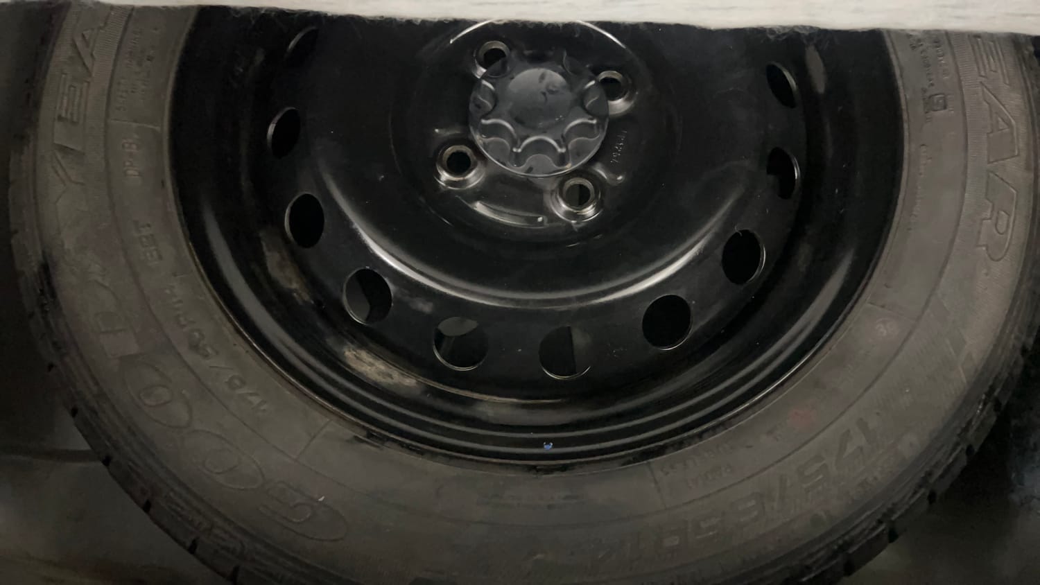 Used 2013 Toyota Etios Liva G Petrol Manual tyres SPARE TYRE VIEW